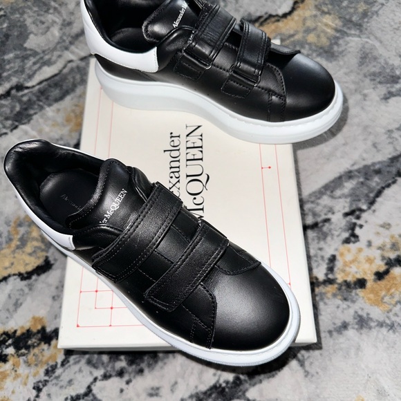 Alexander McQueen 33.5/2.5 US - Picture 3 of 7